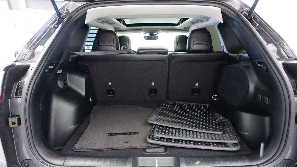 Thumbnail: 2022 Jeep Cherokee - 19