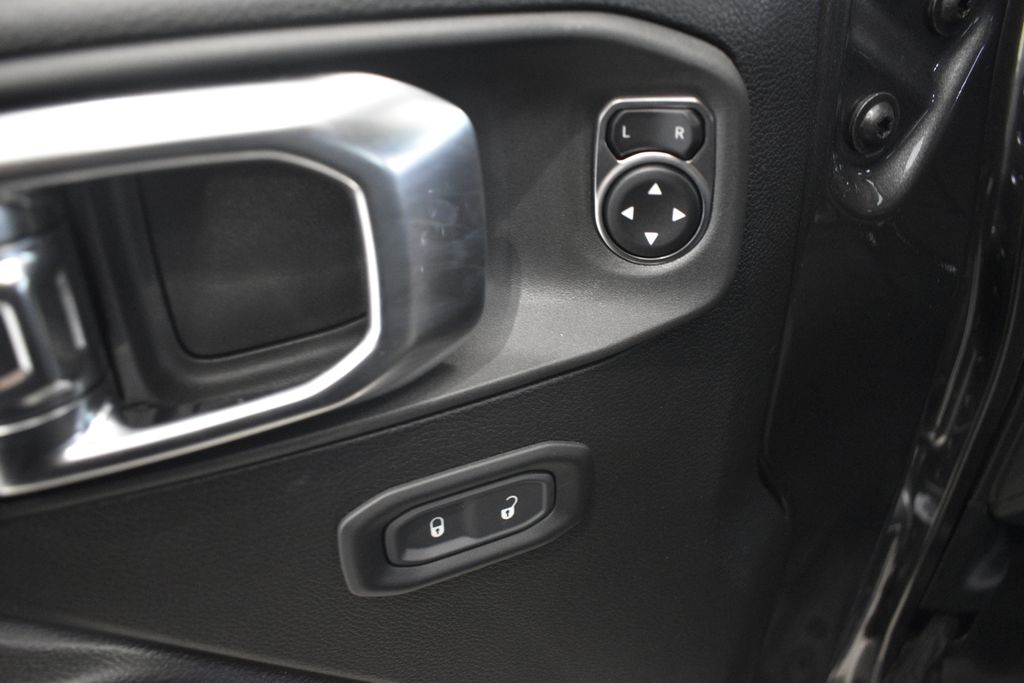 Thumbnail: 2025 Jeep Gladiator - 31