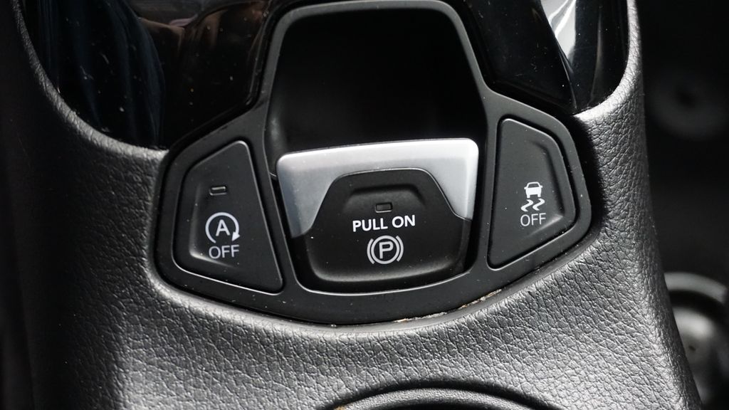 Thumbnail: 2018 Jeep Compass - 33