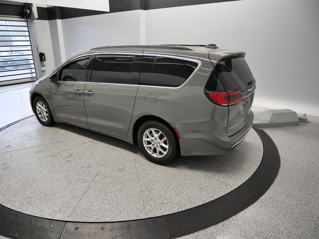 Thumbnail: 2022 Chrysler Pacifica - 21