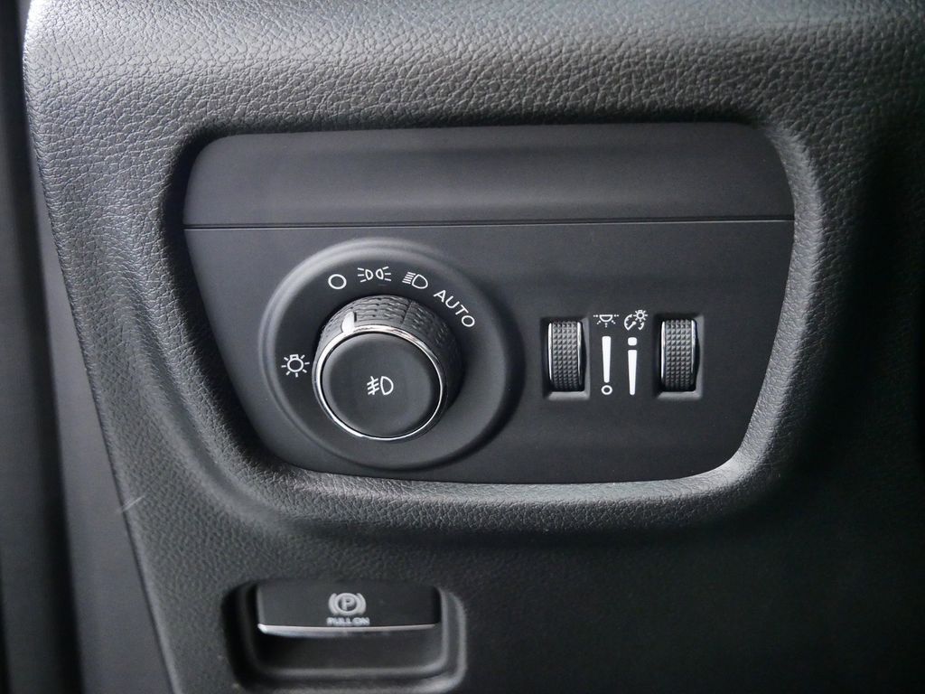 Thumbnail: 2025 Jeep Grand Cherokee - 31