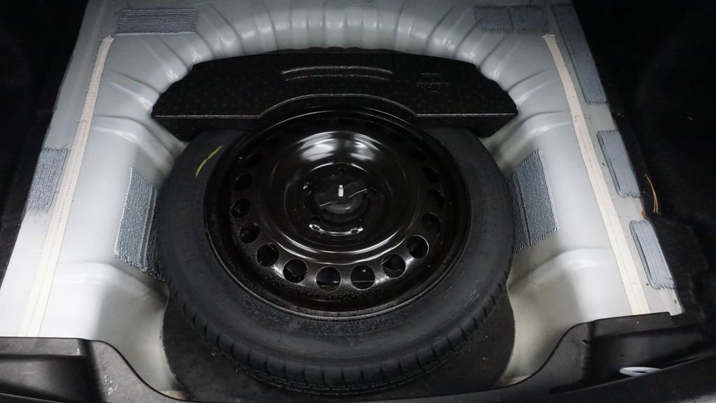 Thumbnail: 2019 Chevrolet Malibu - 18