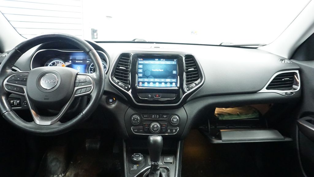 Thumbnail: 2019 Jeep Cherokee - 24