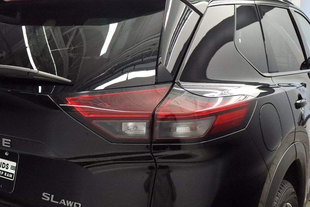 Thumbnail: 2024 Nissan Rogue - 17