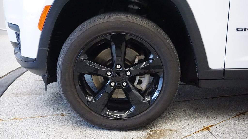 Thumbnail: 2023 Jeep Grand Cherokee L - 8