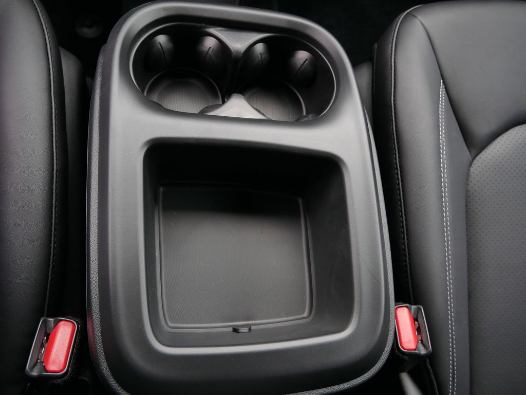 Thumbnail: 2026 Chrysler Pacifica - 41