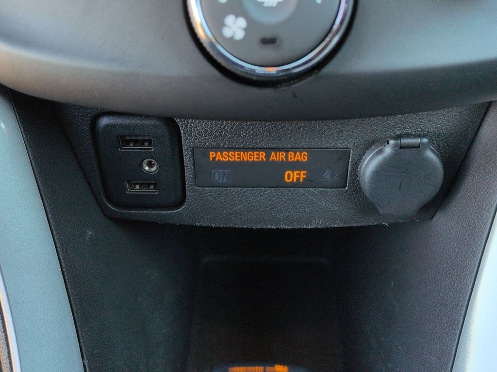 Thumbnail: 2022 Chevrolet Trax - 32