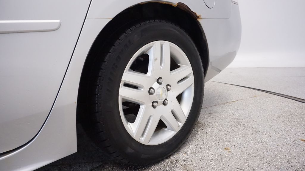 Thumbnail: 2013 Chevrolet Impala - 21