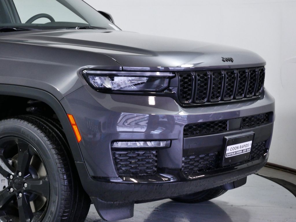 Thumbnail: 2025 Jeep Grand Cherokee L - 3