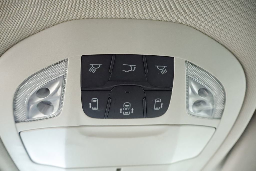 Thumbnail: 2023 Chrysler Pacifica - 38