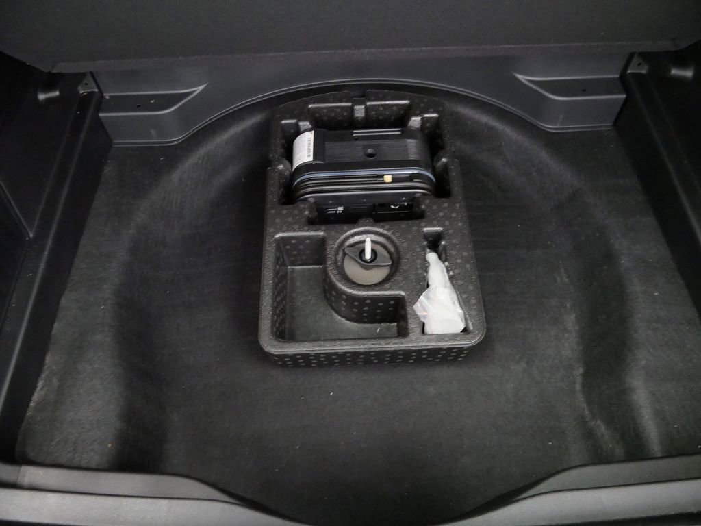 Thumbnail: 2022 Jeep Cherokee - 14