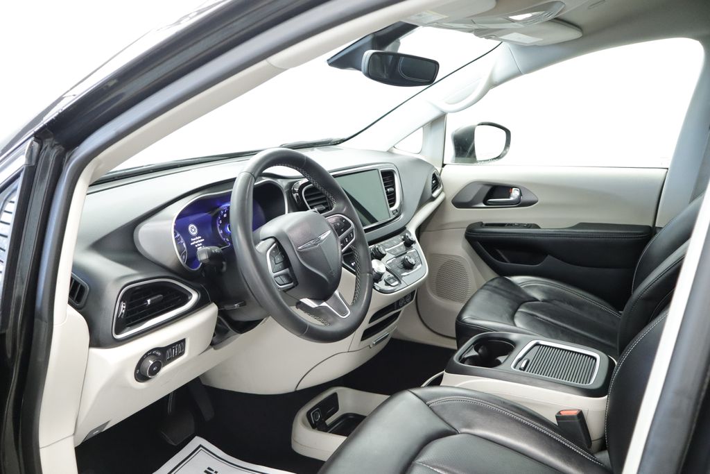 Thumbnail: 2023 Chrysler Pacifica - 27