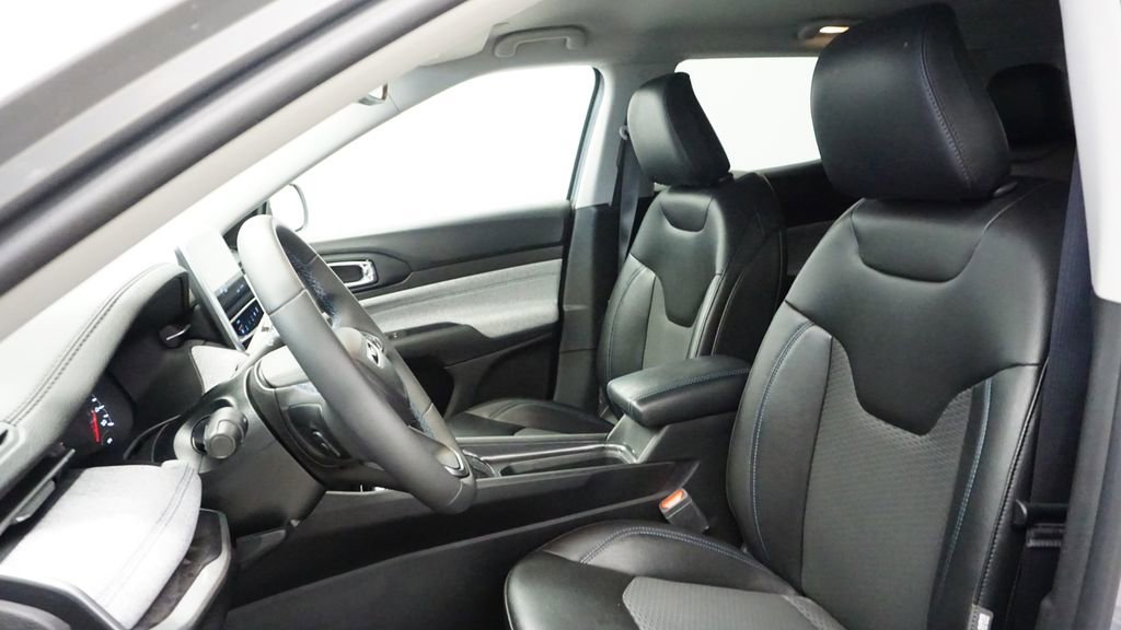 Thumbnail: 2022 Jeep Compass - 23