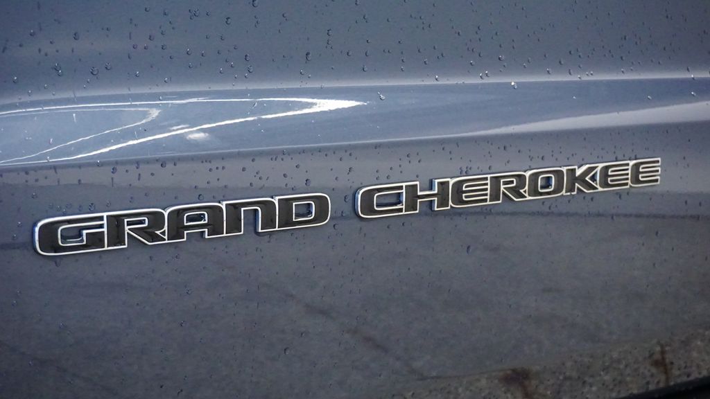 Thumbnail: 2019 Jeep Grand Cherokee - 14