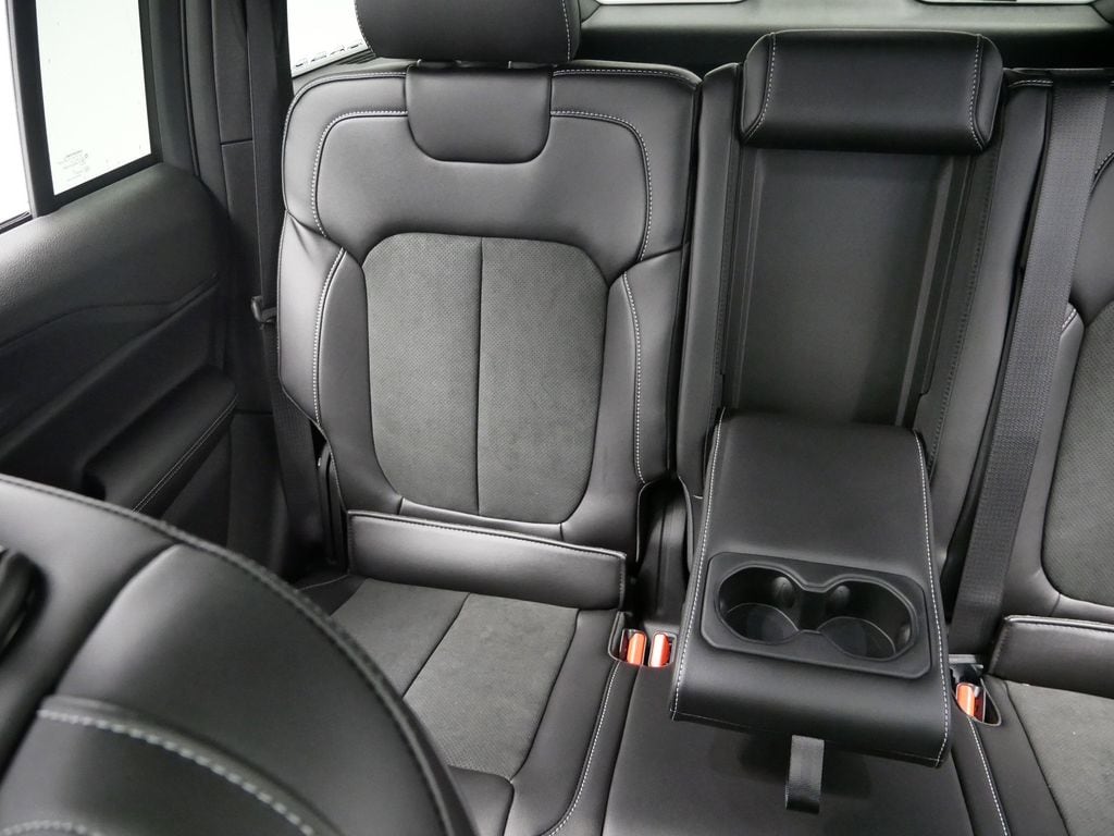 Thumbnail: 2025 Jeep Grand Cherokee - 21