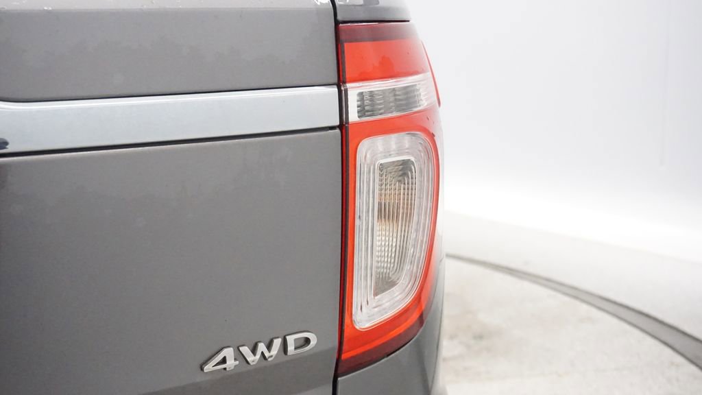 Thumbnail: 2011 Ford Explorer - 15