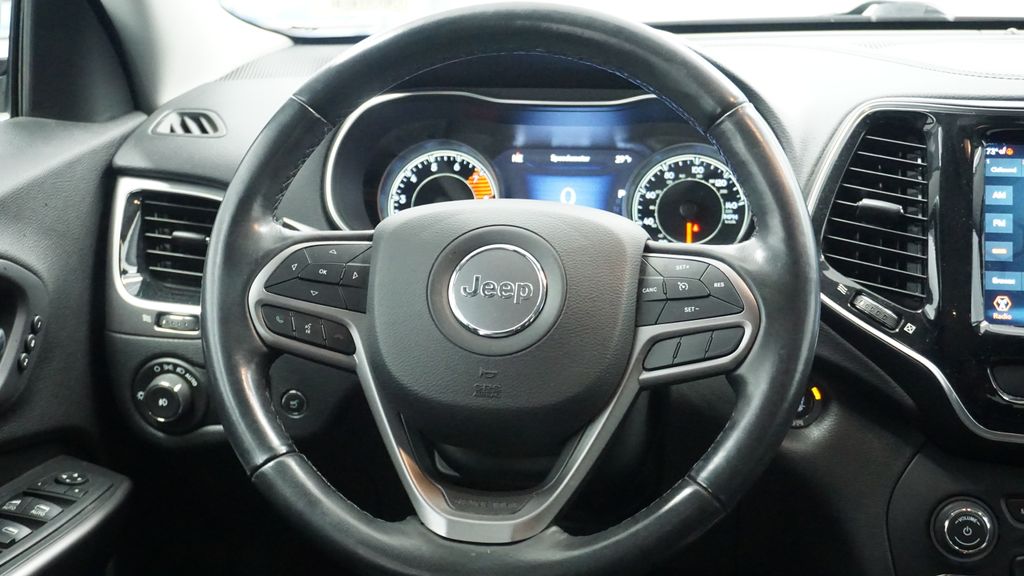 Thumbnail: 2019 Jeep Cherokee - 25