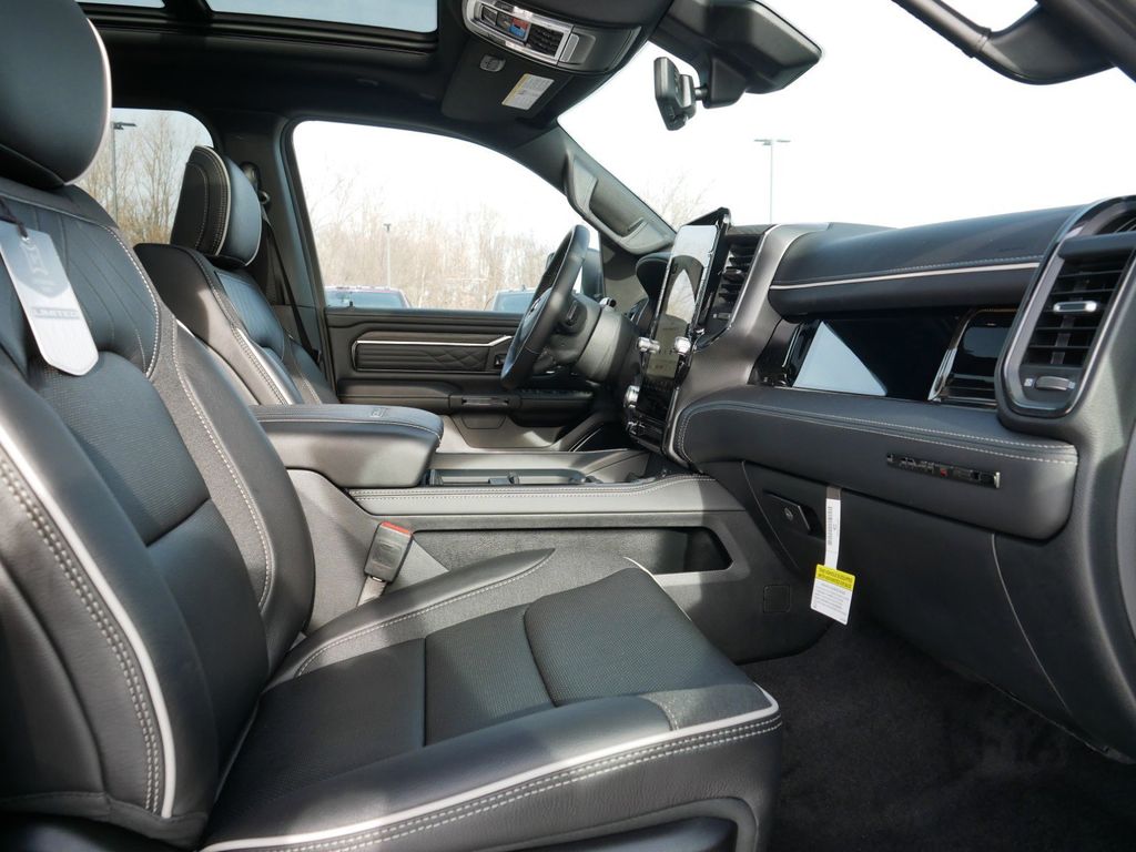 Thumbnail: 2025 RAM 1500 - 23