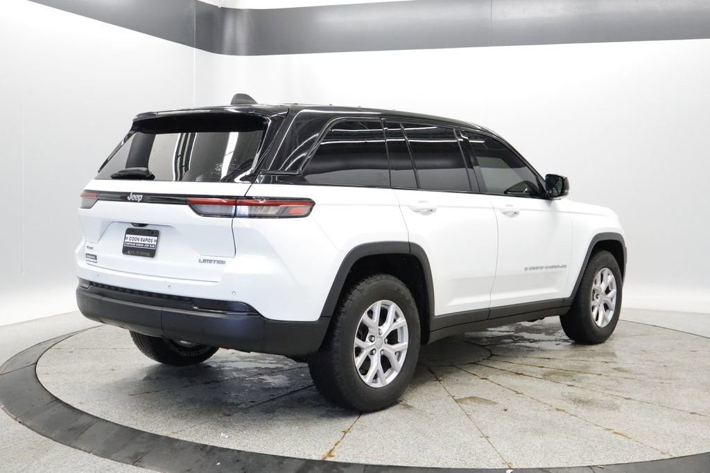 Thumbnail: 2022 Jeep Grand Cherokee - 6