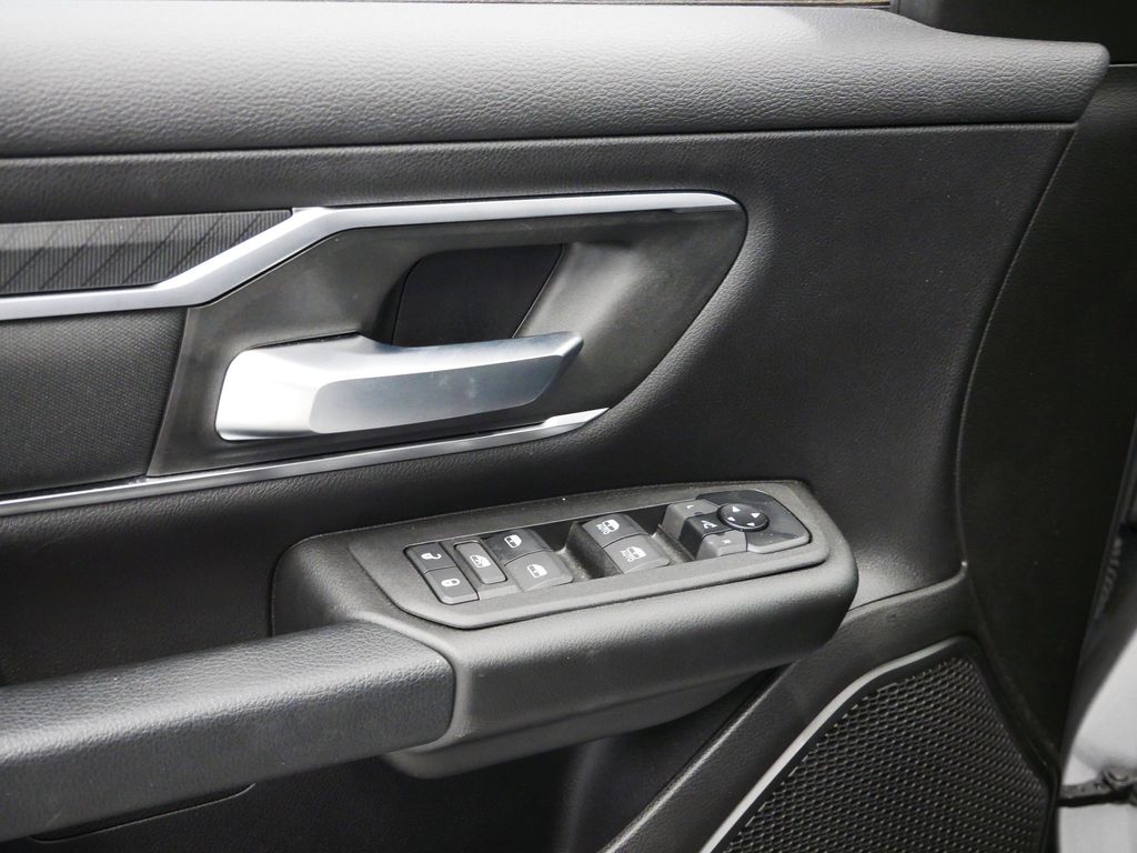 Thumbnail: 2025 RAM 1500 - 6