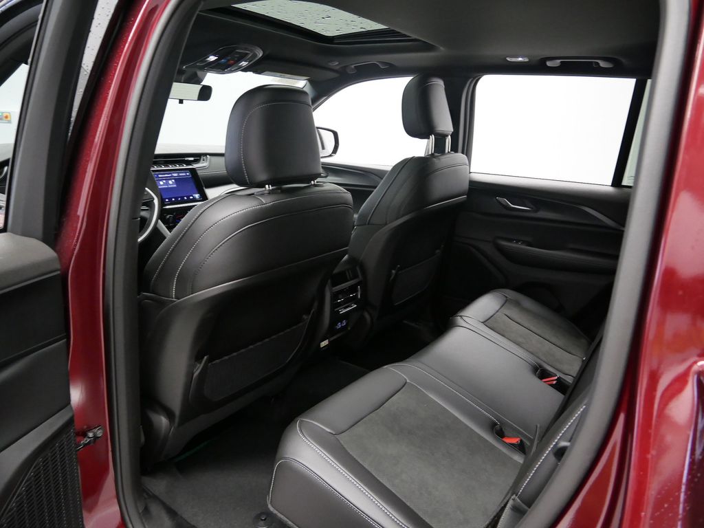 Thumbnail: 2025 Jeep Grand Cherokee - 8