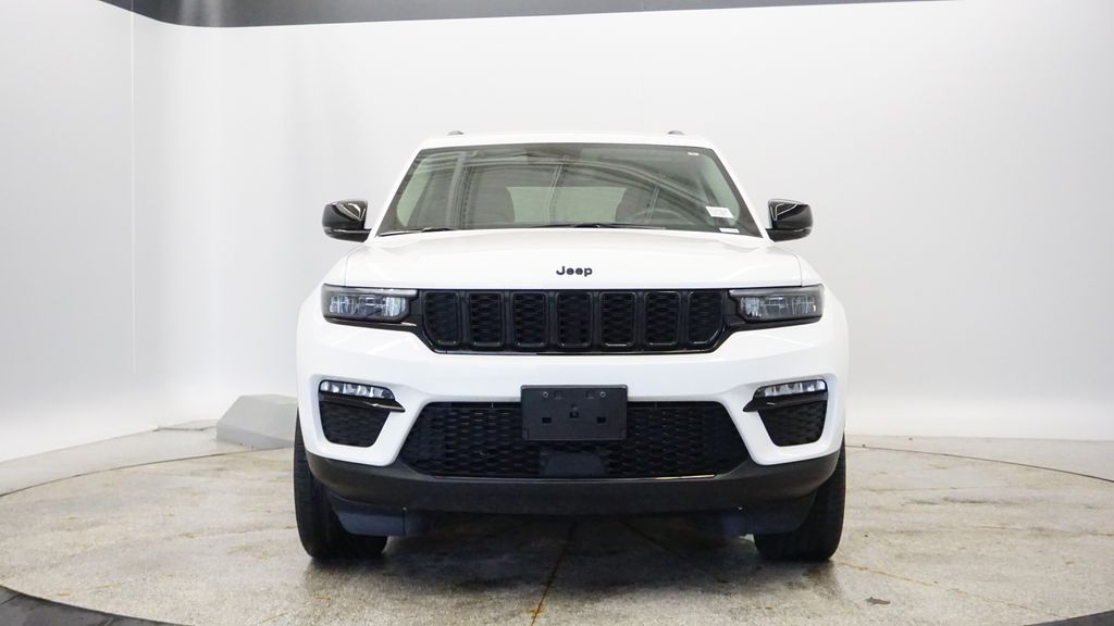 Thumbnail: 2023 Jeep Grand Cherokee - 8