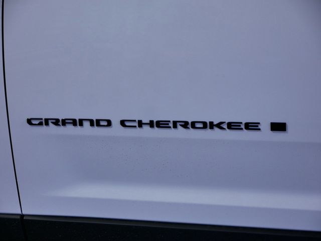 Thumbnail: 2024 Jeep Grand Cherokee - 17