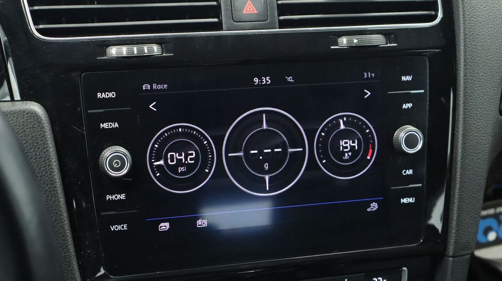 Thumbnail: 2019 Volkswagen Golf - 32