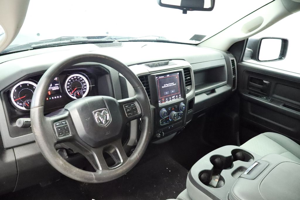 Thumbnail: 2019 RAM 1500 Classic - 31