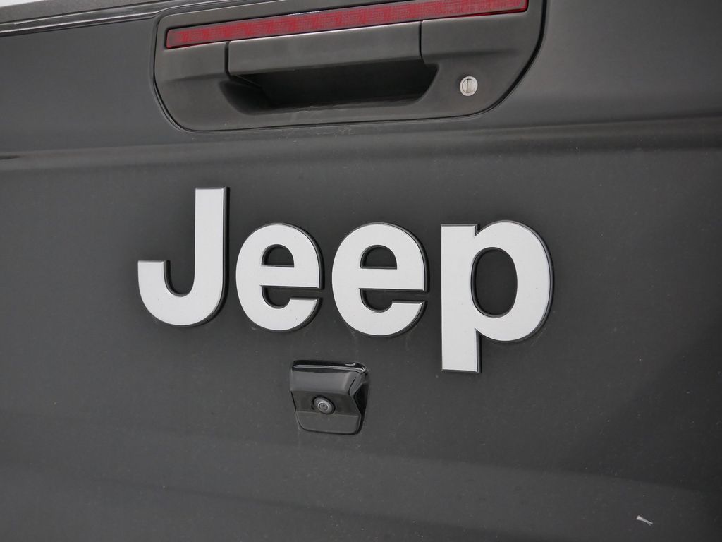 Thumbnail: 2021 Jeep Gladiator - 22