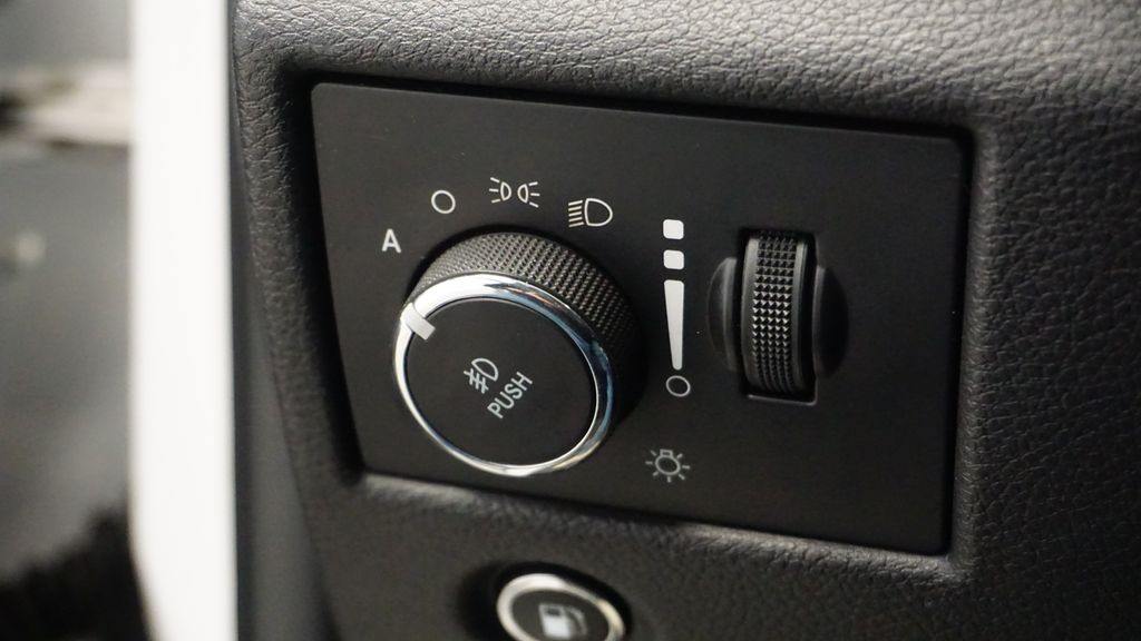 Thumbnail: 2017 Jeep Grand Cherokee - 24