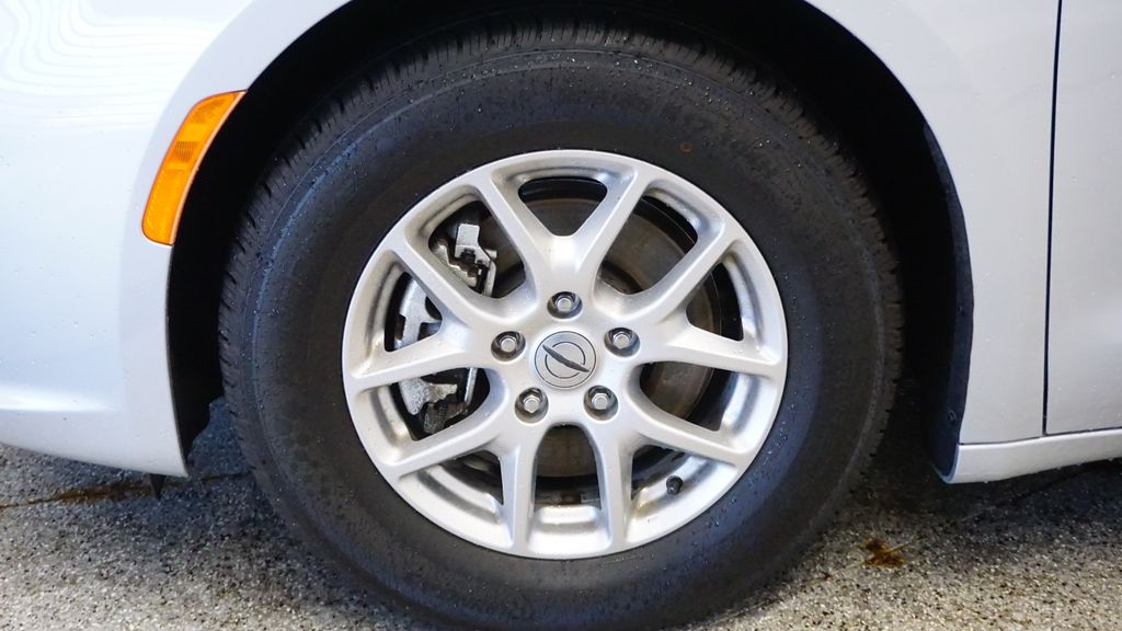 Thumbnail: 2024 Chrysler Pacifica - 10