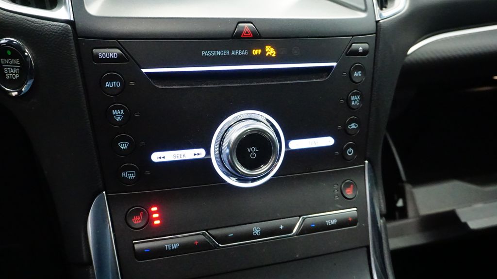 Thumbnail: 2019 Ford Edge - 32