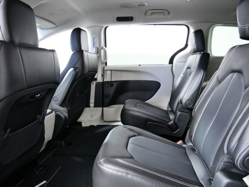 Thumbnail: 2024 Chrysler Pacifica - 30