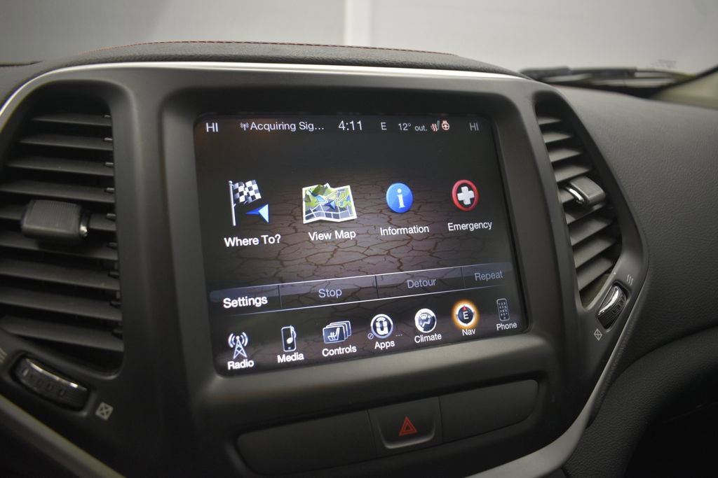 Thumbnail: 2016 Jeep Cherokee - 46