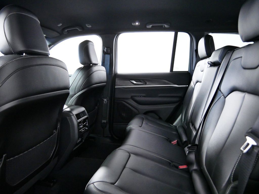 Thumbnail: 2025 Jeep Grand Cherokee - 29