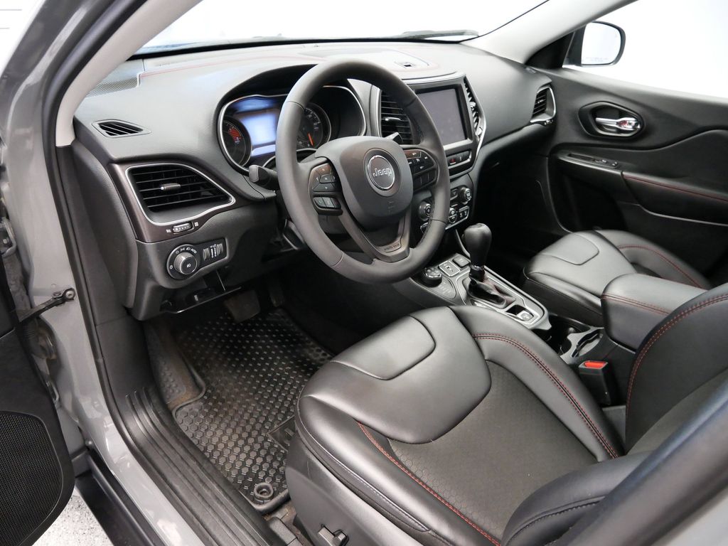 Thumbnail: 2022 Jeep Cherokee - 21