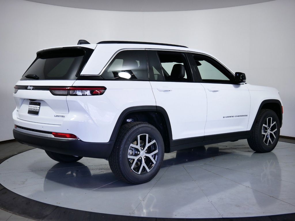 Thumbnail: 2025 Jeep Grand Cherokee - 10