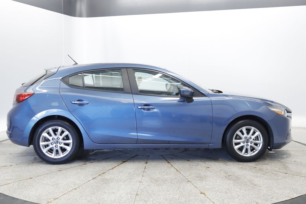 Thumbnail: 2017 Mazda Mazda3 - 8