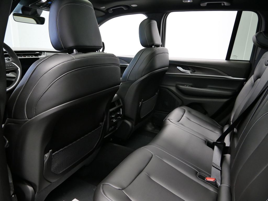 Thumbnail: 2025 Jeep Grand Cherokee - 7