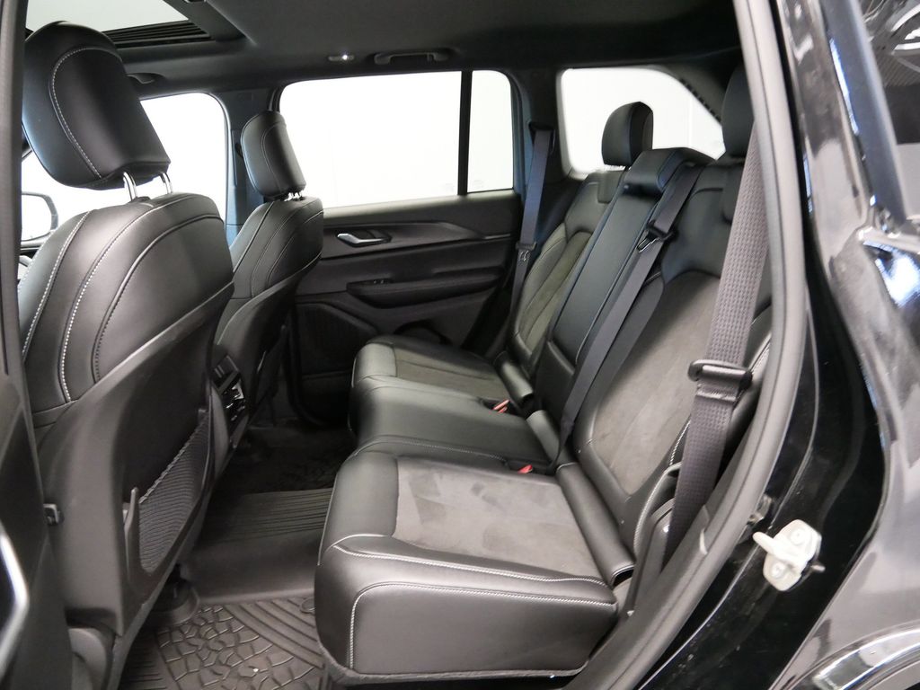 Thumbnail: 2023 Jeep Grand Cherokee - 24
