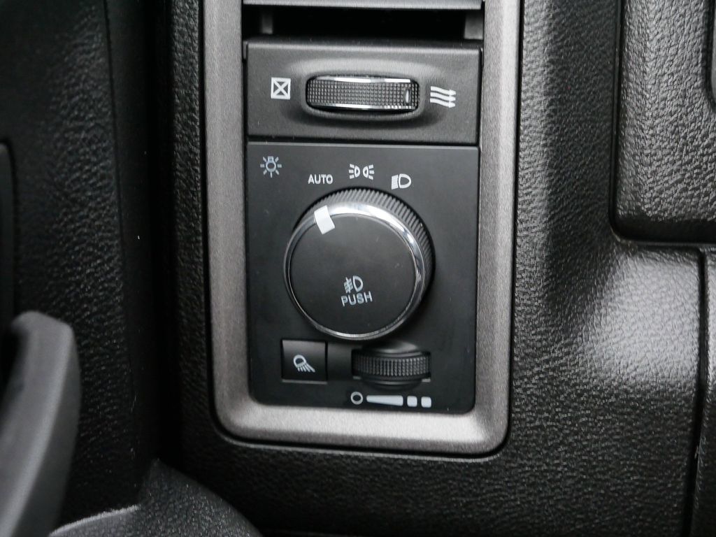 Thumbnail: 2022 RAM 1500 Classic - 26