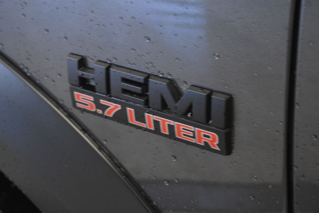 Thumbnail: 2019 RAM 1500 Classic - 21