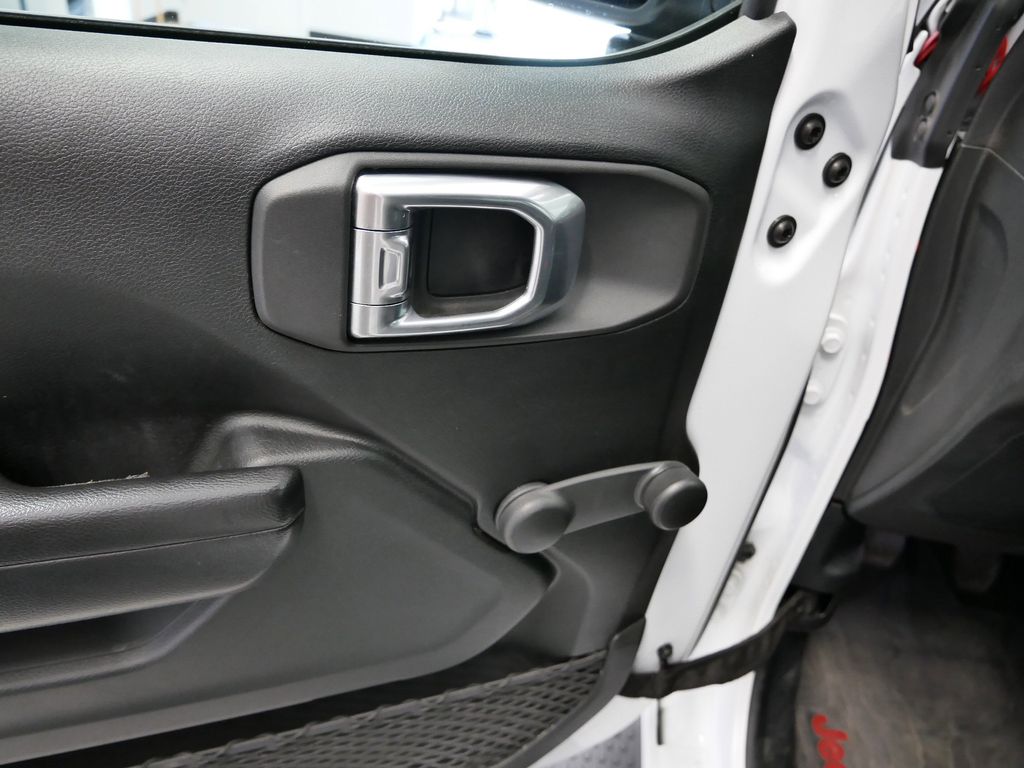 Thumbnail: 2020 Jeep Wrangler - 28