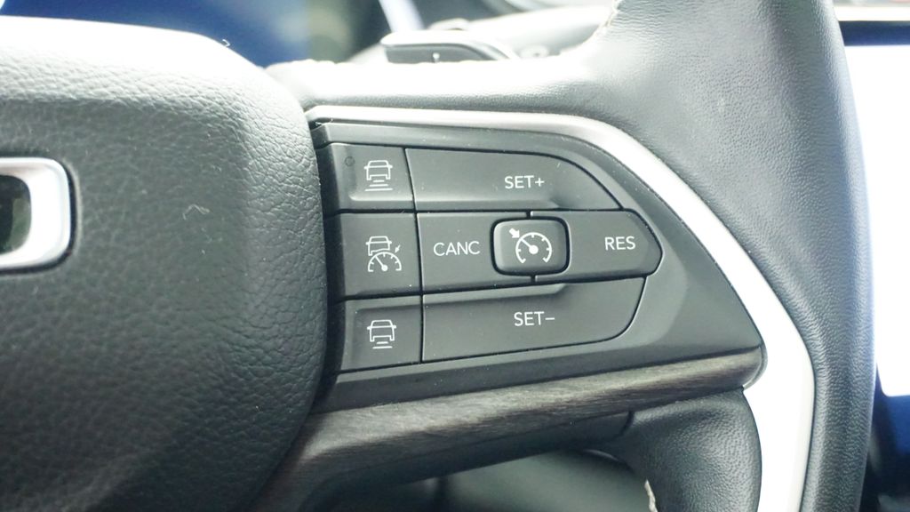 Thumbnail: 2022 Jeep Grand Cherokee - 38