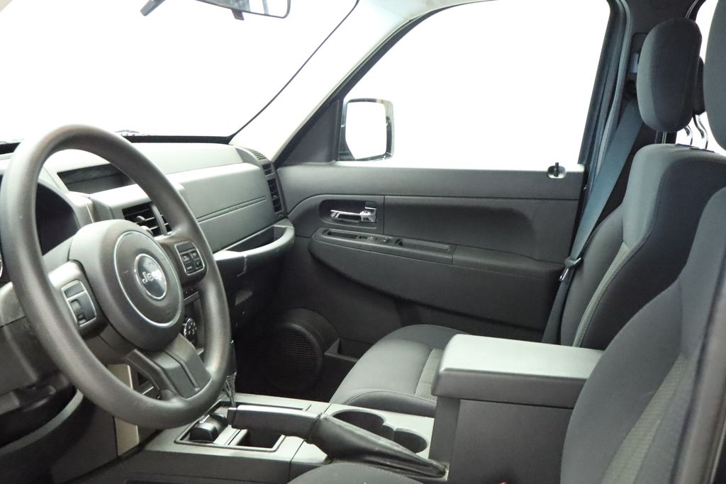 Thumbnail: 2012 Jeep Liberty - 22