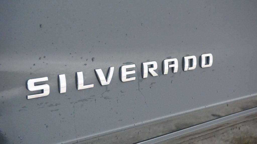 Thumbnail: 2017 Chevrolet Silverado 1500 - 17