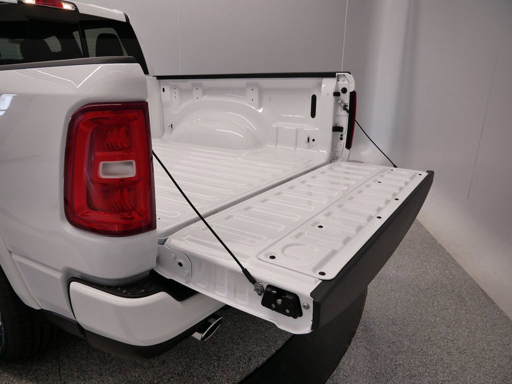 Thumbnail: 2026 RAM 1500 - 2