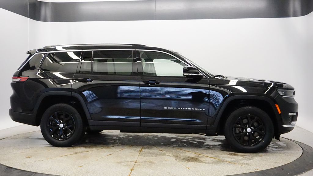 Thumbnail: 2023 Jeep Grand Cherokee L - 8