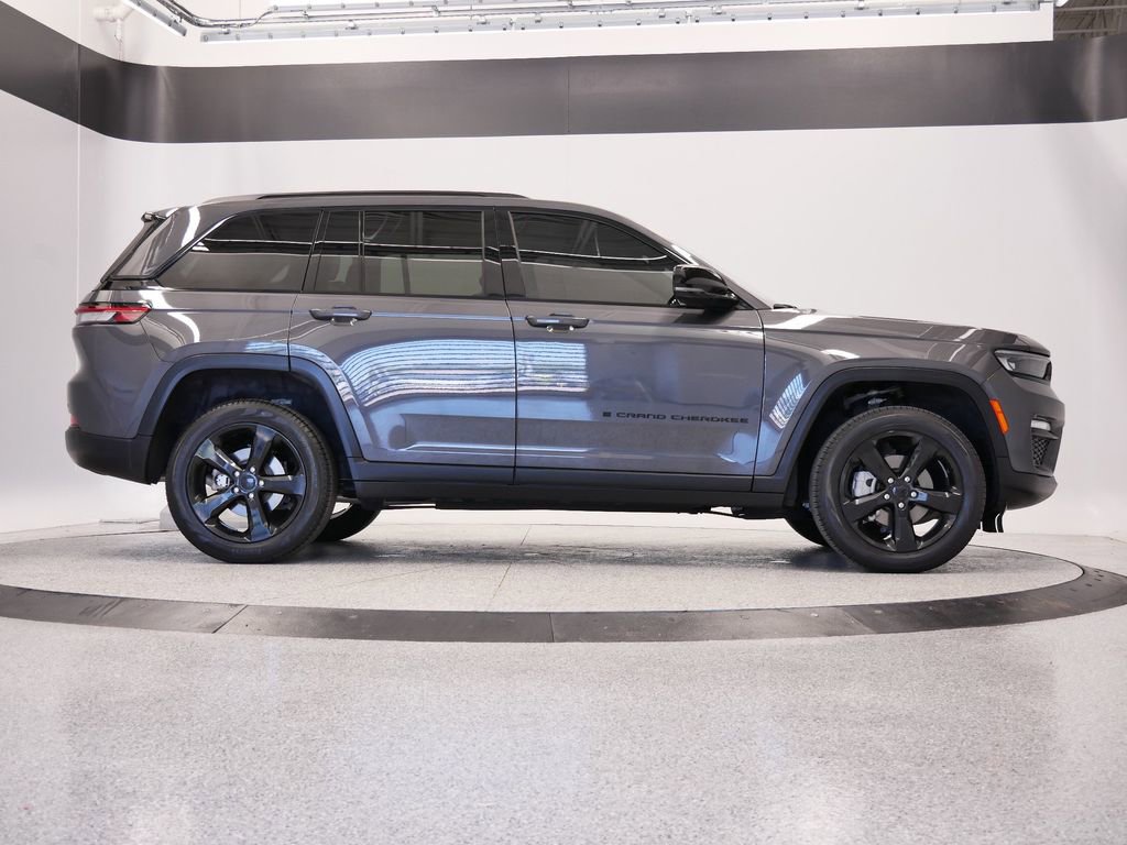 Thumbnail: 2024 Jeep Grand Cherokee - 48